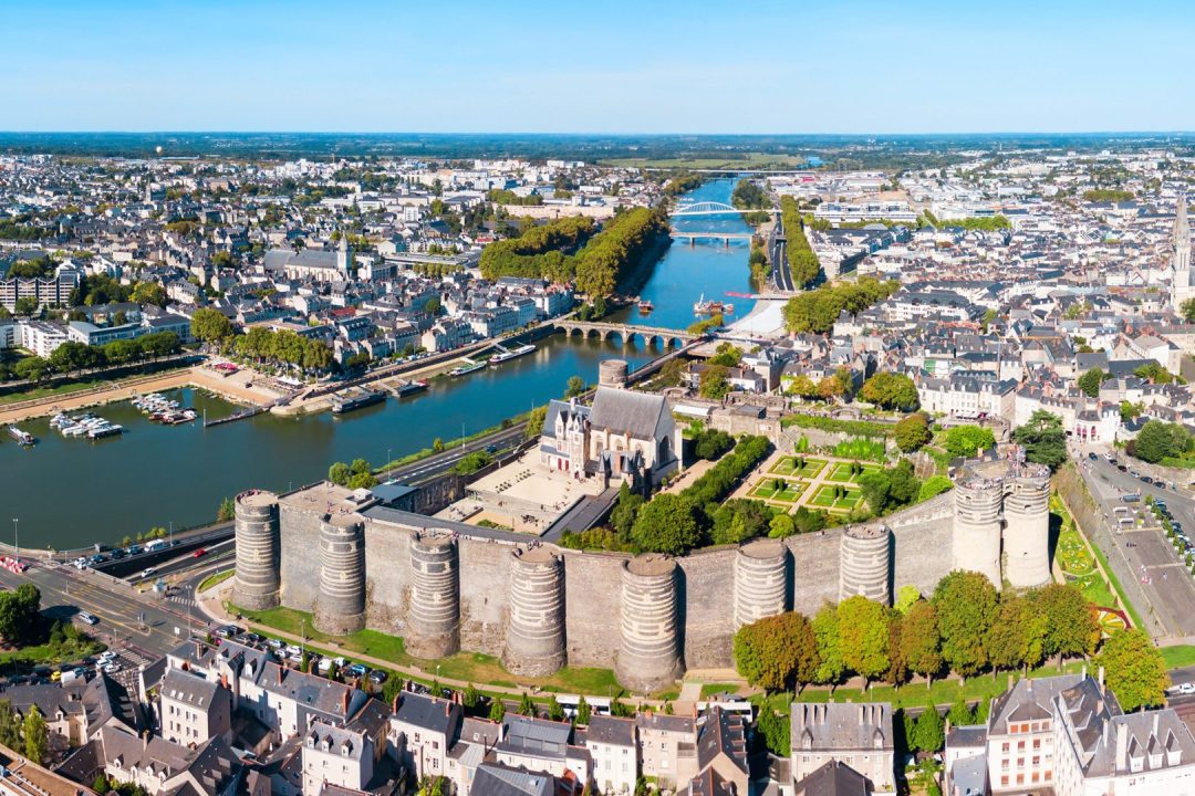 découvrez pourquoi angers est la ville où les tarifs d'assurance habitation sont les plus bas de france. analyse des prix, avantages pour les habitants et comparatif national.
