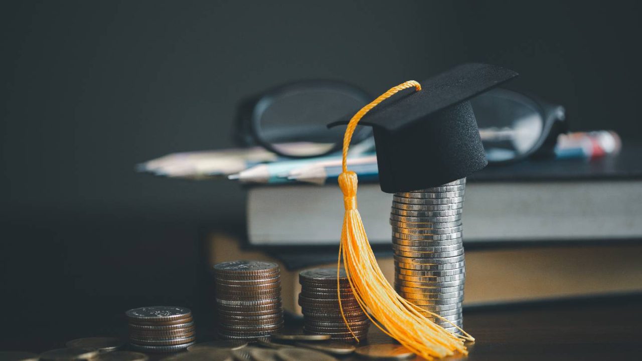 découvrez comment réduire le coût de vos assurances étudiantes grâce à nos conseils pratiques et comparatifs pour trouver la meilleure protection au meilleur prix.