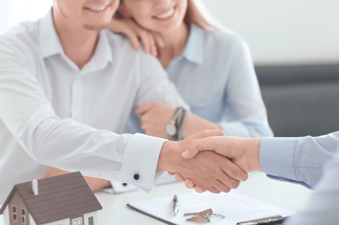 découvrez les secrets et les avantages de l'achat en viager, une méthode d'investissement immobilier flexible et rentable qui offre sécurité et opportunités uniques.