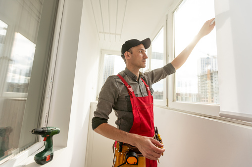 découvrez pourquoi il est important de laisser une fenêtre ouverte en été et comment optimiser la ventilation pour un intérieur frais et agréable. nos secrets expliqués pour un été confortable.