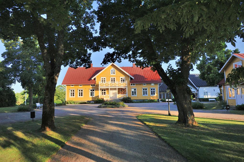 découvrez comment les prix de l'assurance habitation varient significativement en fonction du profil, de la région et du type de logement, et trouvez l'offre la mieux adaptée à vos besoins.